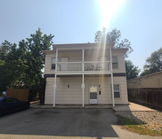 Foto del edificio - Perfect 1 bedroom 1 bath 6th & Hays Downto...