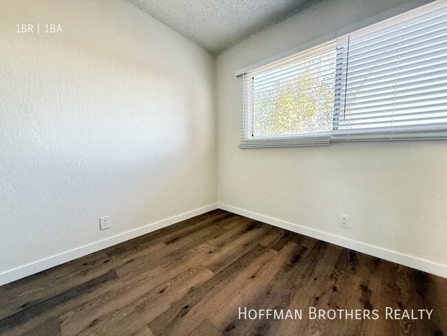 Building Photo - 1254 W 110th St