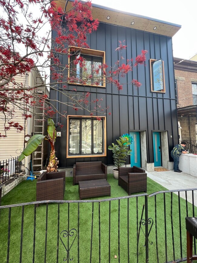 Building Photo - 1818 25th Rd