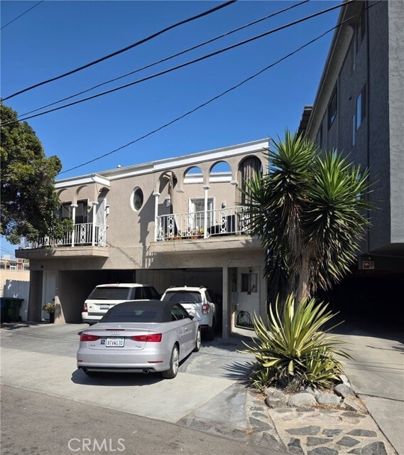 Building Photo - 120 Hurricane St