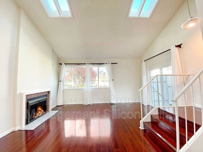 Photo - 1056 Michelangelo Dr House