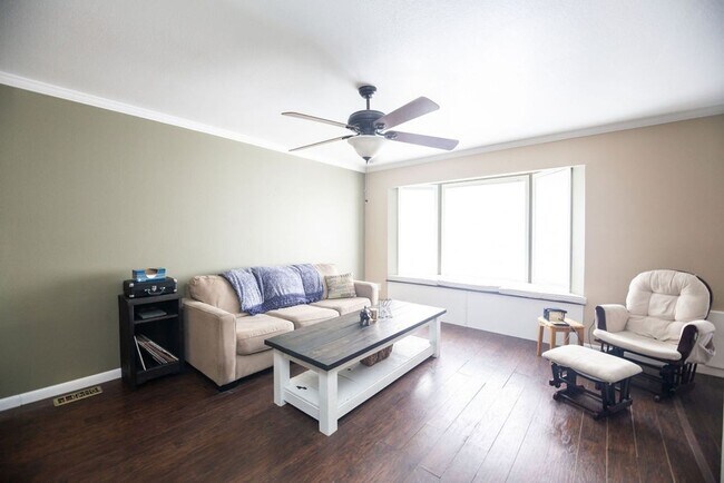 Foto del edificio - 117 43rd Ave Ct