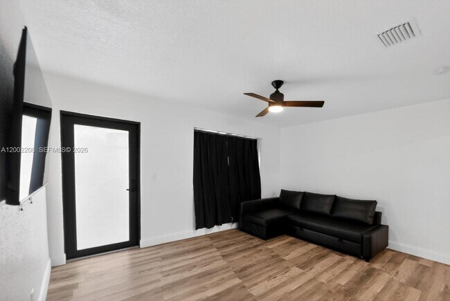 Foto del edificio - 1810 NW 9th St