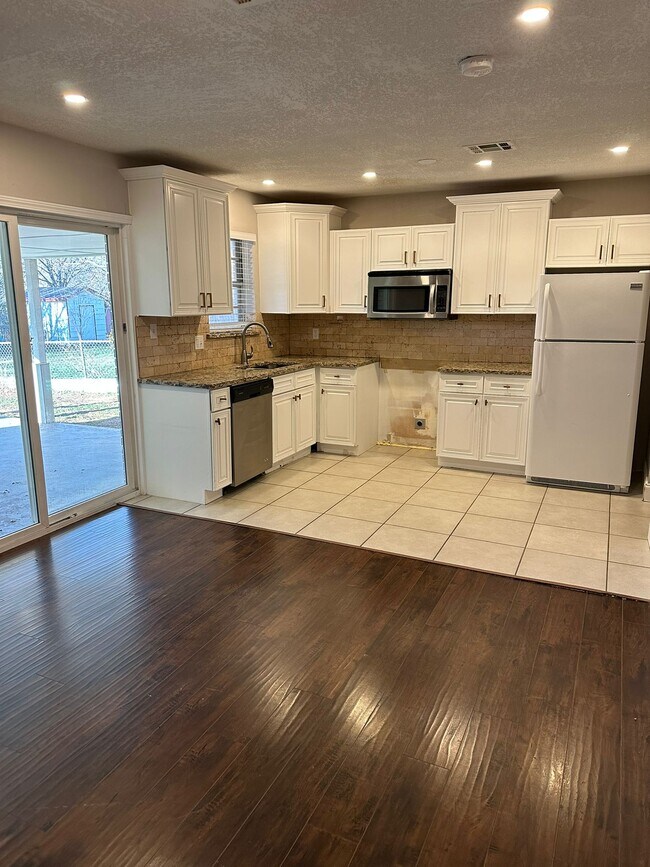 Foto del edificio - 5618 Briarwood Dr NW