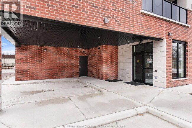 Photo du bâtiment - 840 Wyandotte St E