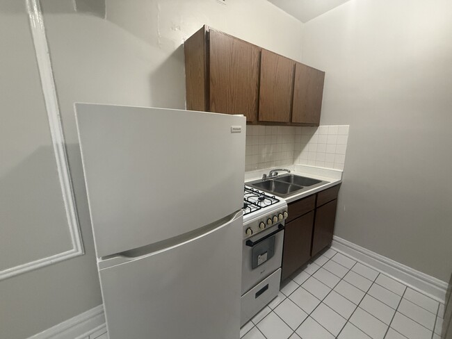Building Photo - 3120 S Oak Park Ave