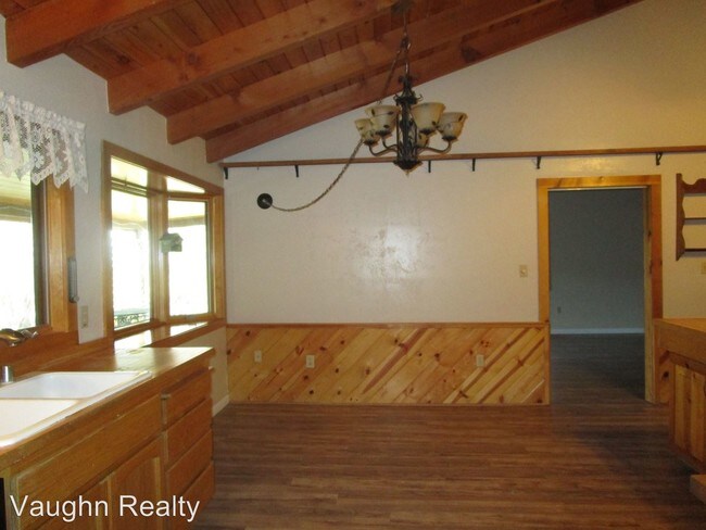 Building Photo - 4 br, 3 bath House - 3133 N. Brown Rd