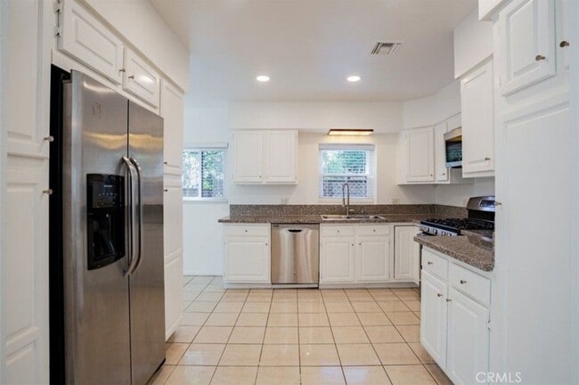 Building Photo - 8960 Helms Pl
