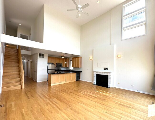 Foto del edificio - 825 N Marshfield Ave