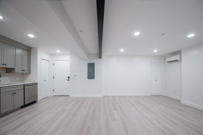Foto del edificio - 126 Adelaide Ave
