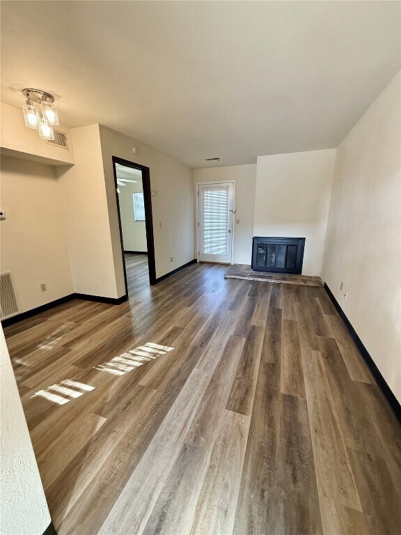 Foto del edificio - 145 Ashley Dr