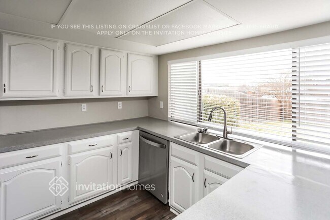 Foto del edificio - 500 Hardwood Trail