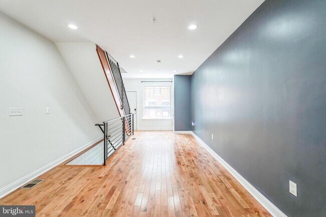 Foto del edificio - 2241 Sears St