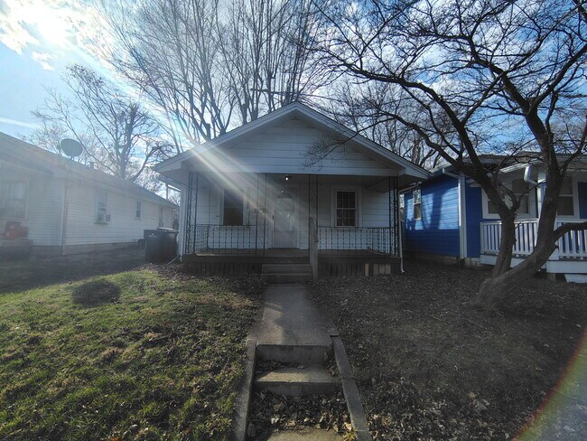 Building Photo - 2439 Chase St