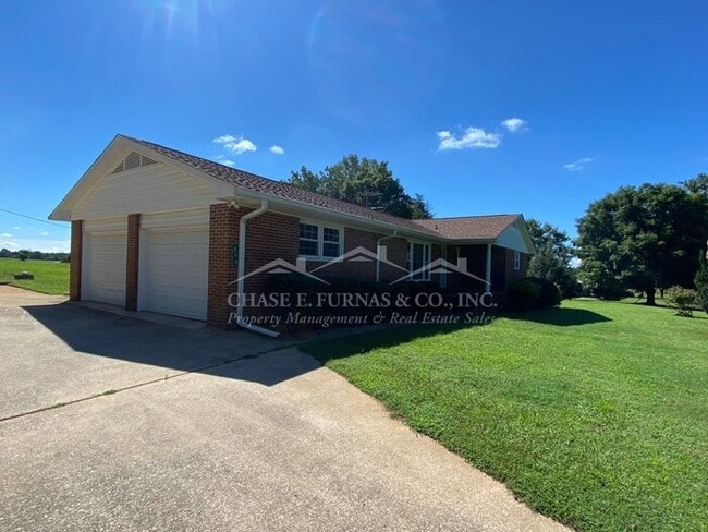 Building Photo - 379 Hobbysville Rd