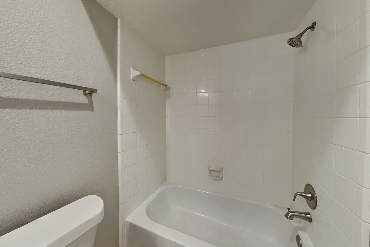 Building Photo - 1327 Coppercrest Dr