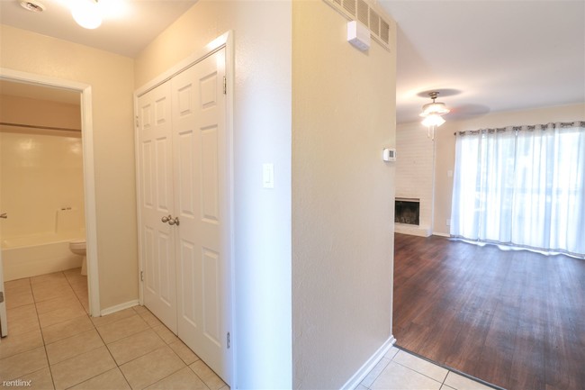 Building Photo - 1212 Sam Bass Cir