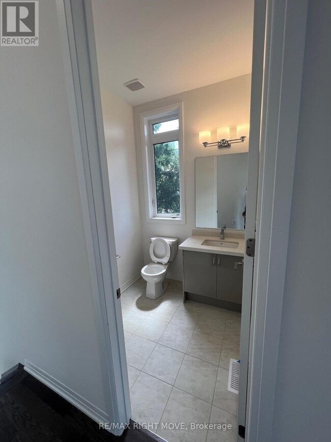 Building Photo - 3701 Quayside Dr