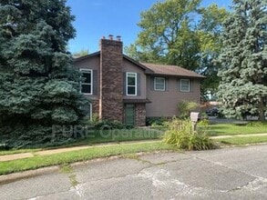 Building Photo - 10821 Curtis Ave Cir