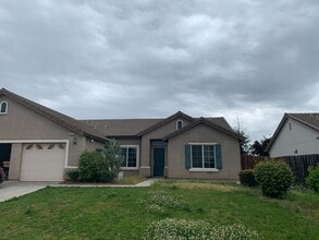 Building Photo - 2962 Santa Ana Ave