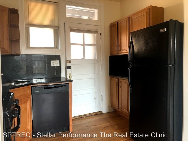 Foto del edificio - 112 S Maple Ave