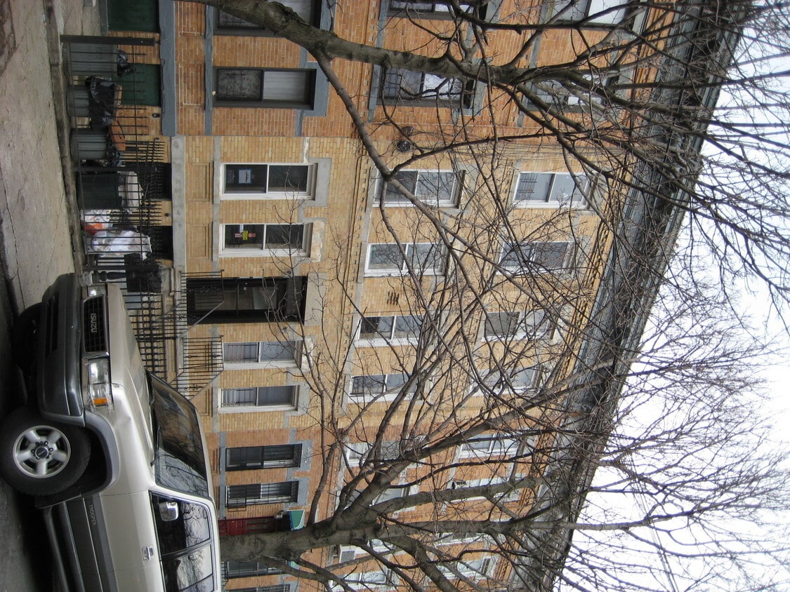 Building Photo - 1729 Bleecker St