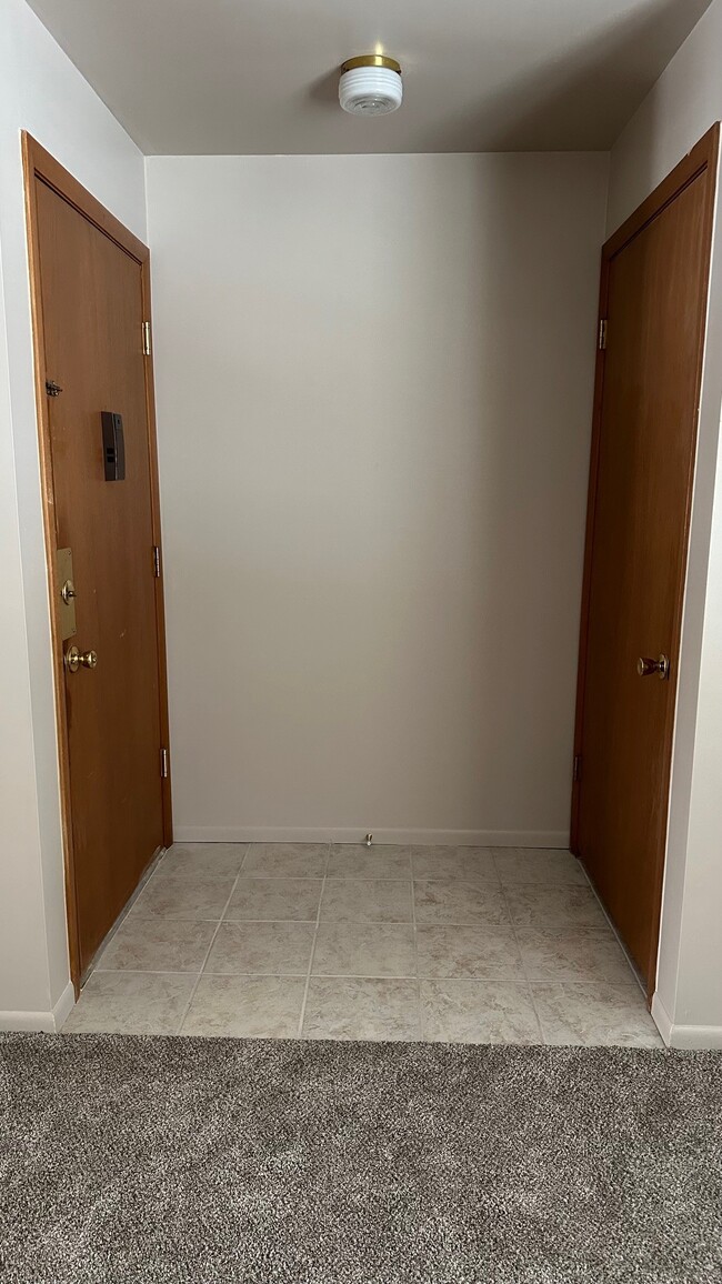 Entryway - 5460 SW 12th Ter