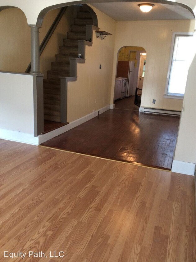 Primary Photo - 2 br, 1 bath House - 941 W. Pine Street