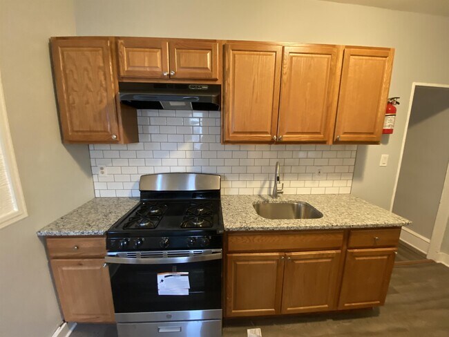 Building Photo - 1507 Wildwood Ave