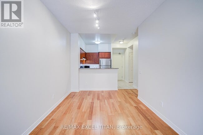 Photo du bâtiment - 455-455 Rosewell Ave