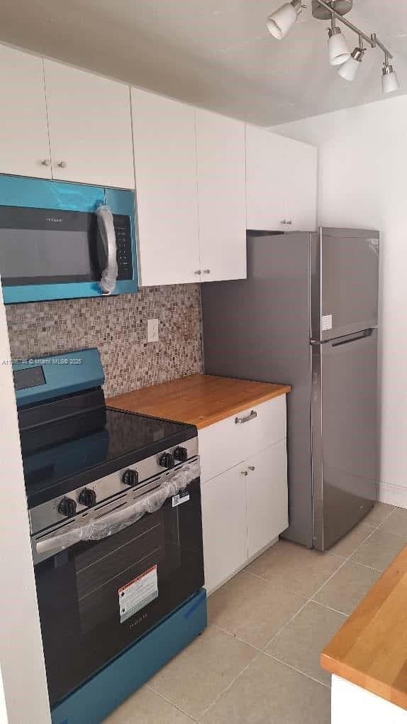 Foto del edificio - 8004 SW 149th Ave