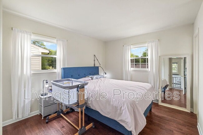Foto del edificio - 1213 Gladstone Dr