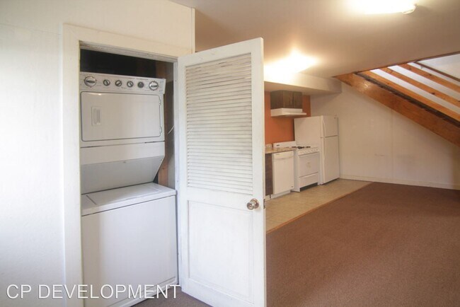Building Photo - 1 br, 1 bath House - 236 Union Street