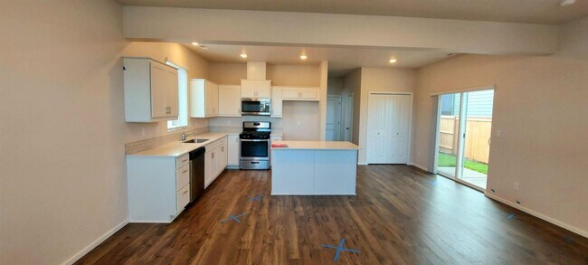 Building Photo - 3 br, 2.5 bath House - 540 Stubb Rd