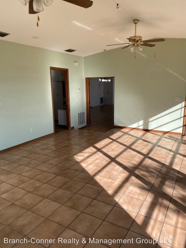 Building Photo - 5920 Alligator Lake Shore W