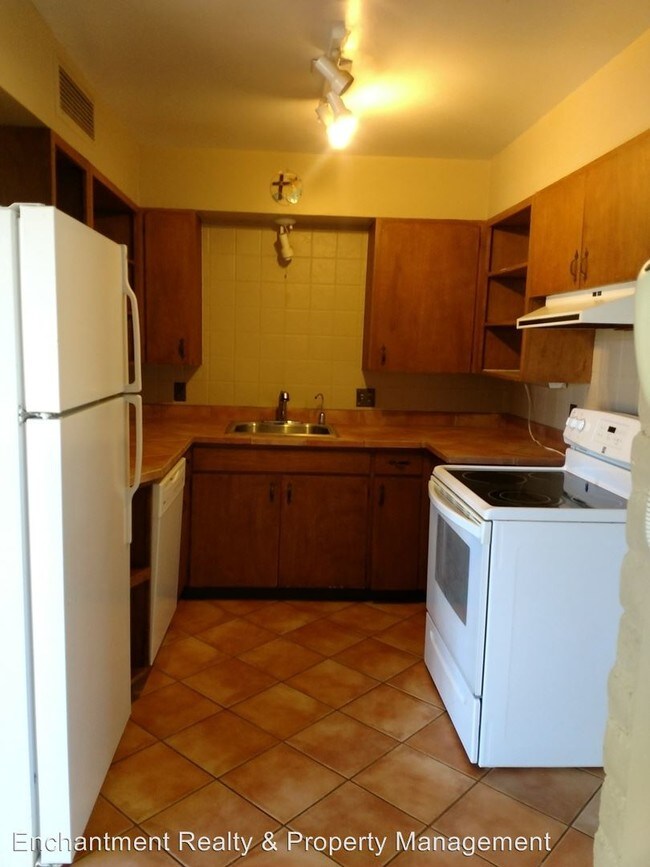 Building Photo - 3 br, 1 bath House - 104 Cuprite