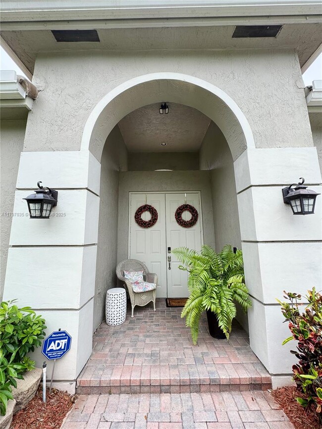 Foto del edificio - 16724 NW 8th St