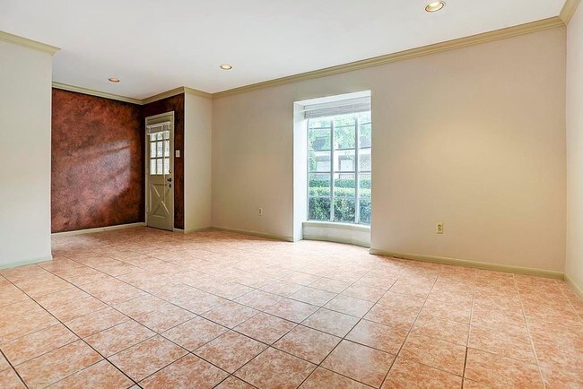 Building Photo - 14333 Memorial Dr