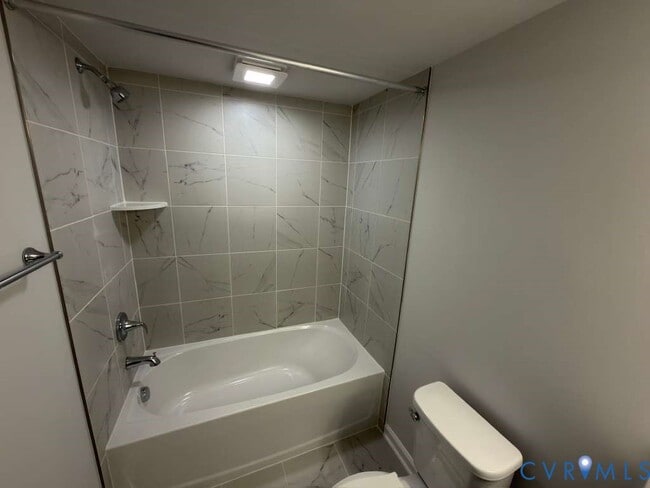 Building Photo - 435 Burden Dr