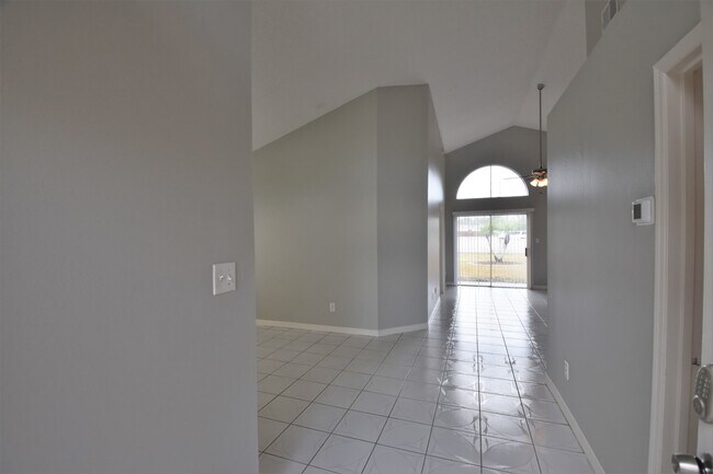Building Photo - 7309 Marseille Cir