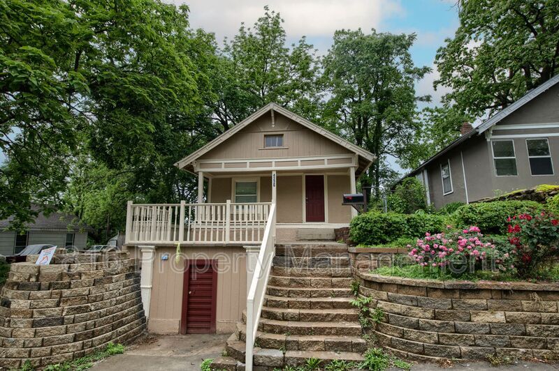 4226 E 60 Terrace, Kansas City, MO 64130 House Rental in Kansas City