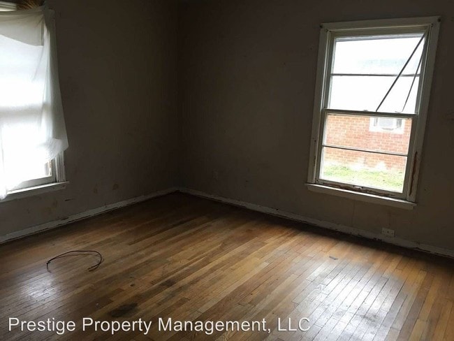 Building Photo - 1324 S 15th St