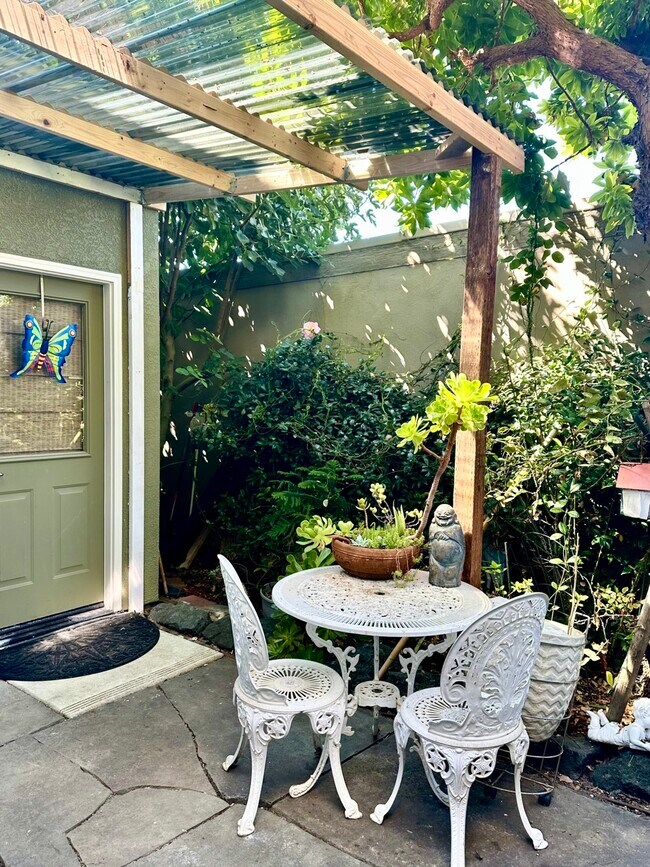 Under the gazebo - 1135 Willow Village Sq