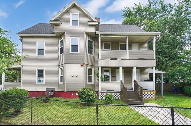Foto del edificio - 1614 Dwight St