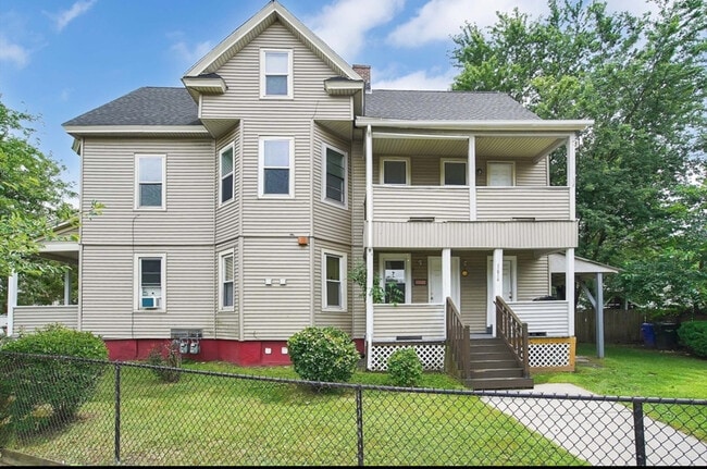 Building Photo - 1614 Dwight St