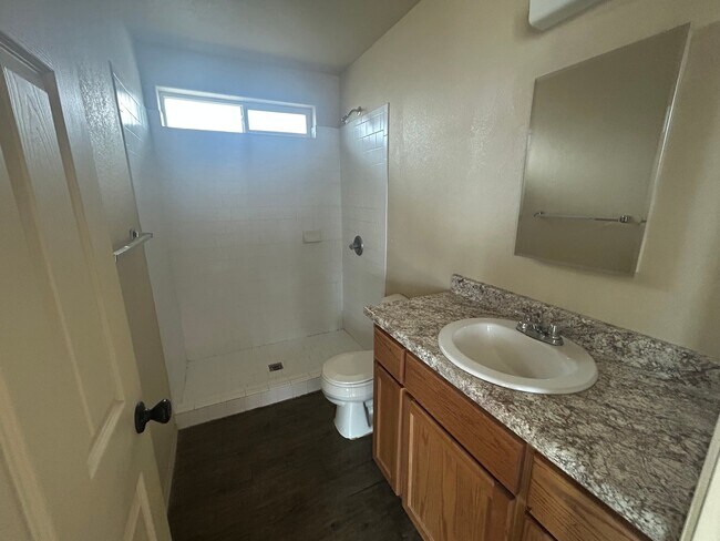 Foto del edificio - 7826 E 44th Pl