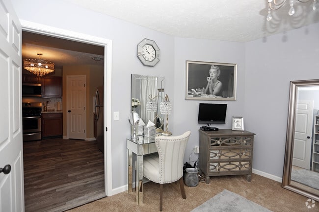 2BR, 2BA - 1,300 SF - Villas at Charleston