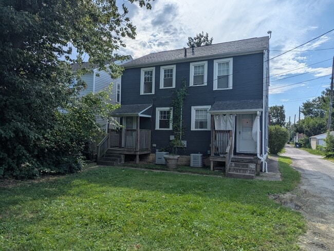 Building Photo - 1228 Gilbert St