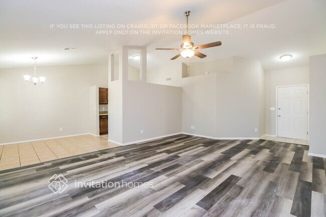 Building Photo - 2402 N Pleasant Dr