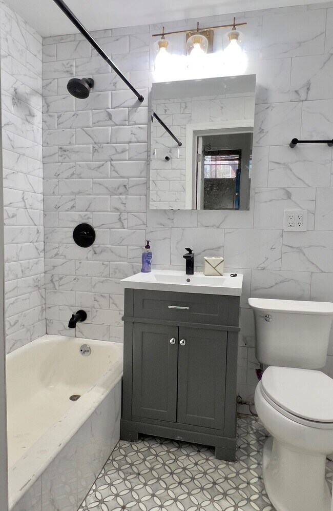 Building Photo - 1 Bedroom on 11Th St. Park Slope